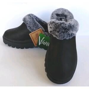 Skechers USA NEW Black Shindigs Fortress Faux Fur Slip On Clogs Lug Sole Shoes 7